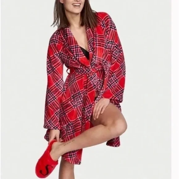 🐠Victorias Secret Ultra Plush Short Plaid Pocketed Cozy Robe Size XS/Sm | NWOT - Picture 1 of 8